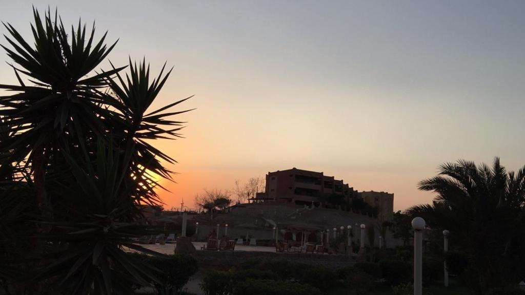 Ain El Sokhna Ground Floor, With Pool & Sea View Villa ไอน์ ซกนา ภายนอก รูปภาพ